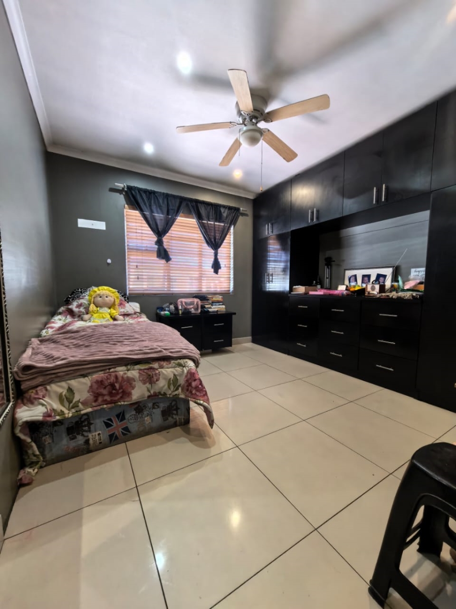 8 Bedroom Property for Sale in Turf Hall Estate Western Cape